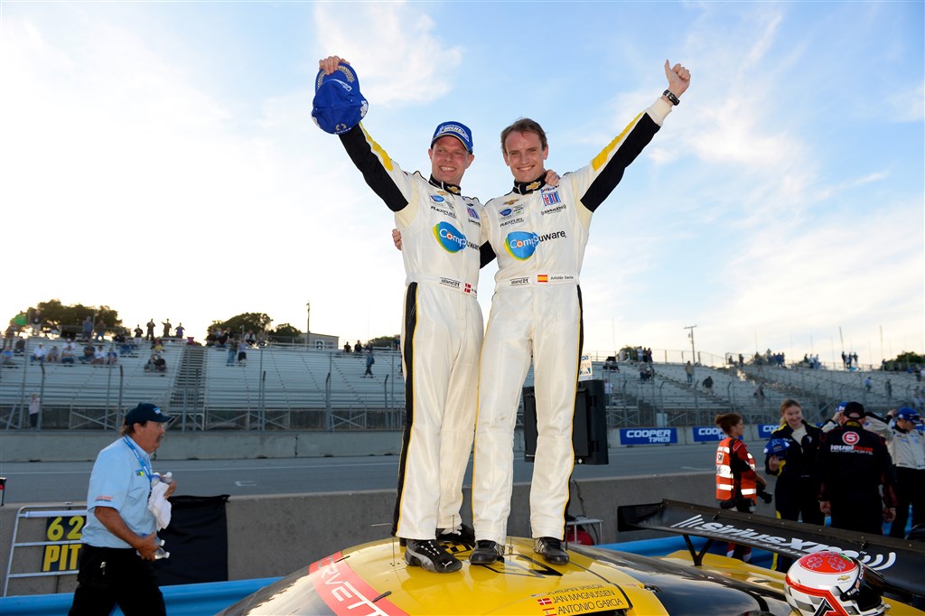 Jan Magnussen og Antonio Garcia skal søndag forsvare sidste års sejr på Laguna Seca-banen i Californien — følg løbet live.